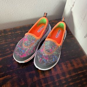 Skechers size 11 toddler